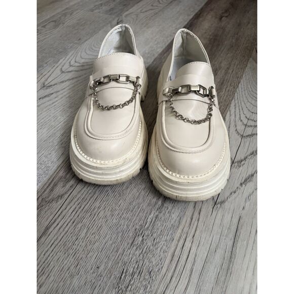 Cream Loafers with chains - Picture 4 of 6